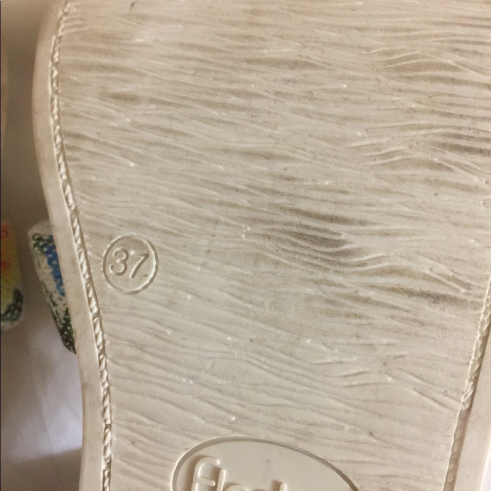 Fladeo White Cute Sandals. Size 37. - Picture 6 of 6